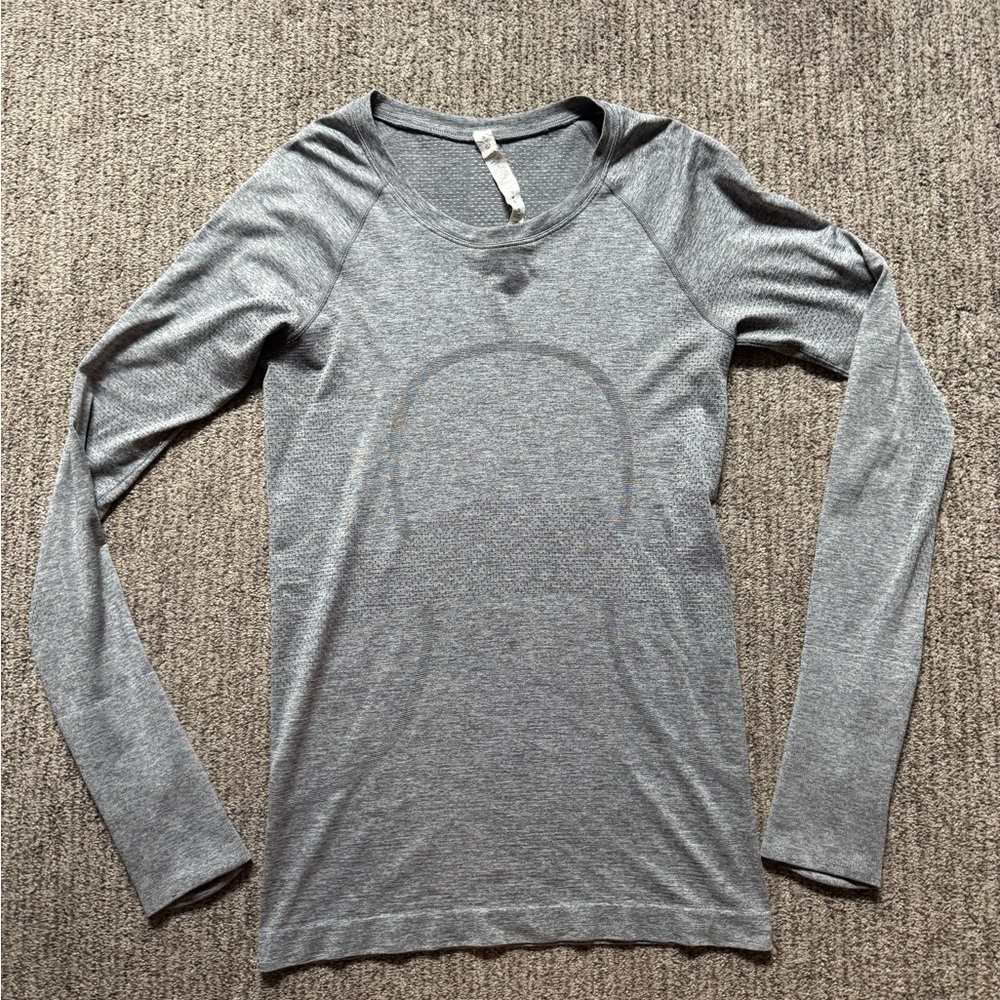 lululemon athletica Heather Gray Long Sleeve Top